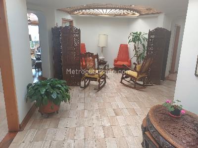 Apartamento de 5 alcobas en venta en San Patricio Santa Barbara, Bogotá, 202 m² · foto 2 de 14