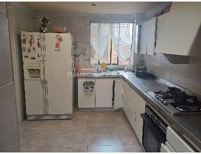 Apartamento de 5 alcobas en venta en San Patricio Santa Barbara, Bogotá, 202 m² · foto 8 de 14
