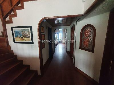 Casa de 5 alcobas en venta en Villa Magdala Usaquen, Bogotá, 278 m² · foto 11 de 20
