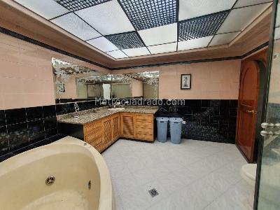 Casa de 5 alcobas en venta en Villa Magdala Usaquen, Bogotá, 278 m² · foto 19 de 20