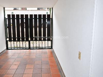 Casa de 4 alcobas en venta en Calleja Baja, Bogotá, 172 m² · foto 2 de 17