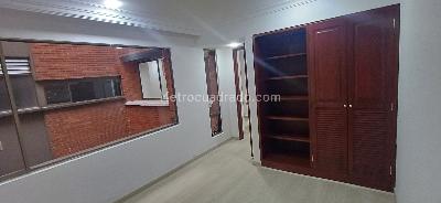 Apartamento de 3 alcobas en venta en Los Rosales Chico, Bogotá, 137 m² · foto 11 de 19