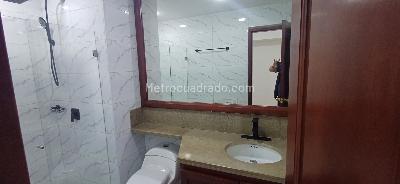 Apartamento de 3 alcobas en venta en Los Rosales Chico, Bogotá, 137 m² · foto 12 de 19