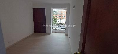 Apartamento de 3 alcobas en venta en Los Rosales Chico, Bogotá, 137 m² · foto 13 de 19