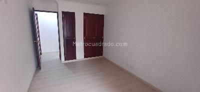Apartamento de 3 alcobas en venta en Los Rosales Chico, Bogotá, 137 m² · foto 14 de 19