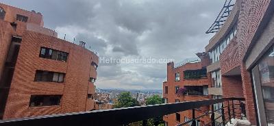 Apartamento de 3 alcobas en venta en Los Rosales Chico, Bogotá, 137 m² · foto 2 de 19