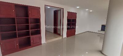 Apartamento de 3 alcobas en venta en Los Rosales Chico, Bogotá, 137 m² · foto 4 de 19