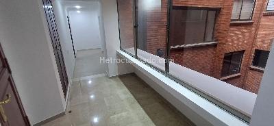Apartamento de 3 alcobas en venta en Los Rosales Chico, Bogotá, 137 m² · foto 8 de 19