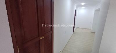 Apartamento de 3 alcobas en venta en Los Rosales Chico, Bogotá, 137 m² · foto 9 de 19