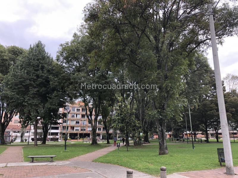 Piso – Bogotá, Santa Bárbara, Localidad Usaquén - Más