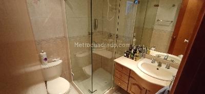 Apartamento de 3 alcobas en venta en Santa Barbara Central, Bogotá, 127 m² · foto 9 de 20