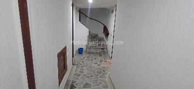 Apartamento de 3 alcobas en venta en Santa Barbara Central, Bogotá, 127 m² · foto 18 de 20