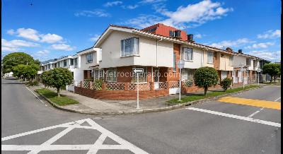 Casa en Venta, PONTEVEDRA SAN LUIS DE POTOSI, Bogotá D.C.