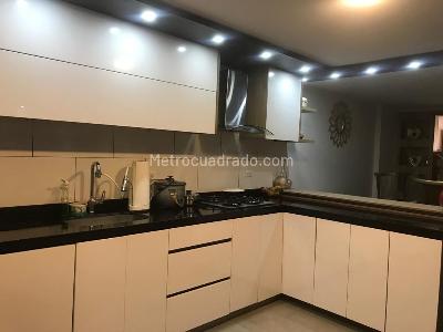 Casa de 4 alcobas en venta en Nueva Castilla, Bogotá, 230 m² · foto 4 de 8