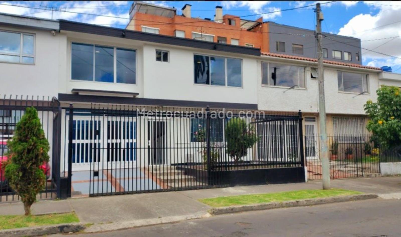 Casa de 5 habitaciones en venta en Quinta Paredes, Bogotá — imagen 1 de 20
