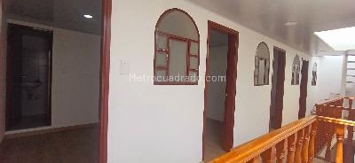 Casa de 5 alcobas en venta en Quinta Paredes, Bogotá, 450 m² · foto 13 de 20