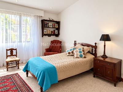 Casa de 5 alcobas en venta en Santa Ana Occidental, Bogotá, 246 m² · foto 10 de 19
