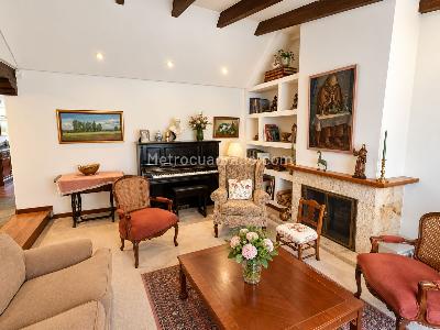Casa de 5 alcobas en venta en Santa Ana Occidental, Bogotá, 246 m² · foto 2 de 19