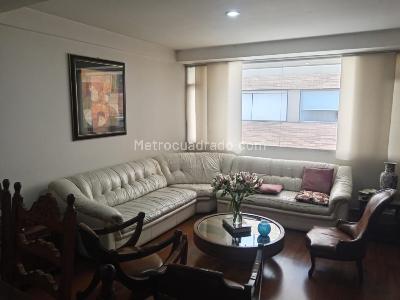 Apartamento de 3 alcobas en venta en San Patricio, Bogotá, 111 m² · foto 2 de 18