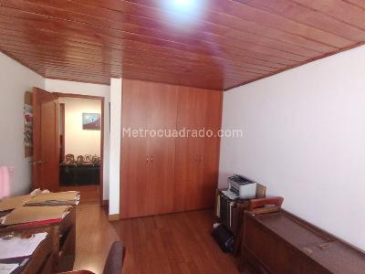 Apartamento de 3 alcobas en venta en San Patricio, Bogotá, 111 m² · foto 12 de 18