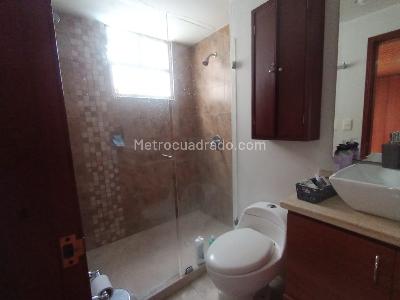 Apartamento de 3 alcobas en venta en San Patricio, Bogotá, 111 m² · foto 14 de 18