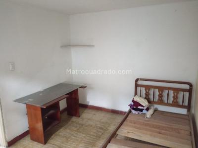 Casa de 5 alcobas en venta en Ciudad Kennedy Oriental, Bogotá, 120 m² · foto 15 de 20