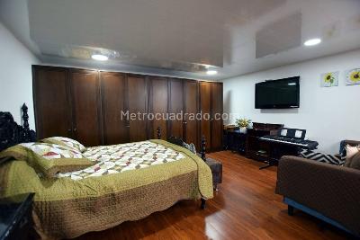 Casa de 5 alcobas en venta en Villa Magdala, Bogotá, 350 m² · foto 14 de 20