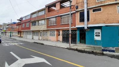 Casa de 5 alcobas en venta en Bosque Popular, Bogotá, 253 m² · foto 2 de 14