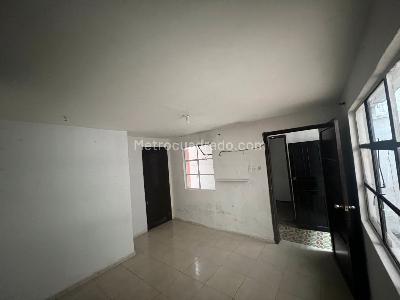 Casa de 5 alcobas en venta en La Estradita, Bogotá, 125 m² · foto 9 de 20