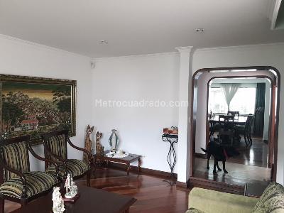 Casa de 5 alcobas en venta en Ilarco, Bogotá, 380 m² · foto 4 de 20