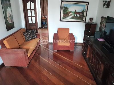 Casa de 5 alcobas en venta en Ilarco, Bogotá, 380 m² · foto 16 de 20