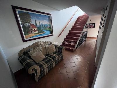 Casa de 5 alcobas en venta en Rincon Santo, Bogotá, 230 m² · foto 11 de 20