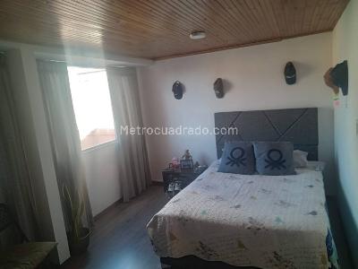 Casa de 5 alcobas en venta en Rincon Santo, Bogotá, 230 m² · foto 13 de 20
