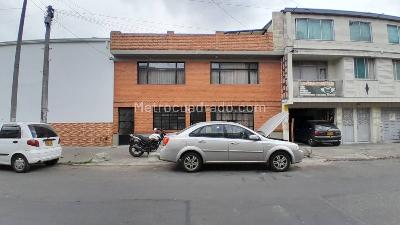 Casa de 5 alcobas en venta en Rionegro, Bogotá, 233 m² · foto 3 de 18