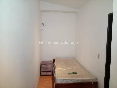 Casa de 5 alcobas en venta en Santa Teresita, Bogotá, 418 m² · foto 4 de 20