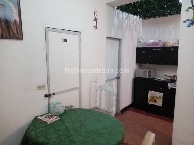 Casa de 5 alcobas en venta en Santa Teresita, Bogotá, 418 m² · foto 7 de 20