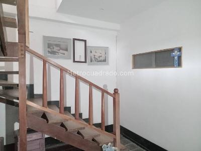 Casa de 5 alcobas en venta en Santa Teresita, Bogotá, 418 m² · foto 9 de 20