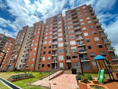 Apartamento en venta en Gran Granada, Bogotá · foto 2 de 14