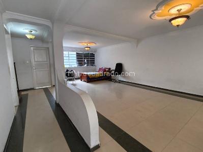 Casa de 4 alcobas en venta en Popular Modelo, Bogotá, 246 m² · foto 6 de 20