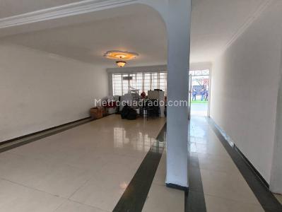 Casa de 4 alcobas en venta en Popular Modelo, Bogotá, 246 m² · foto 7 de 20