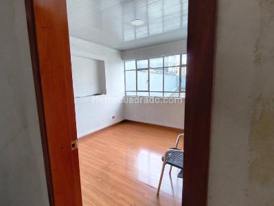 Casa de 4 alcobas en venta en Popular Modelo, Bogotá, 246 m² · foto 18 de 20
