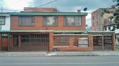 Casa de 5 alcobas en venta en Normandia, Bogotá, 383 m² · foto 2 de 16