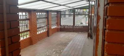 Casa de 5 alcobas en venta en Normandia, Bogotá, 383 m² · foto 4 de 16