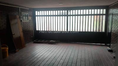 Casa de 5 alcobas en venta en Normandia, Bogotá, 383 m² · foto 5 de 16
