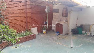 Casa de 5 alcobas en venta en Normandia, Bogotá, 383 m² · foto 16 de 16