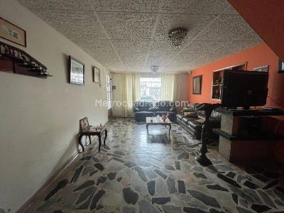 Casa de 3 alcobas en venta en San Miguel, Bogotá, 212 m² · foto 10 de 18