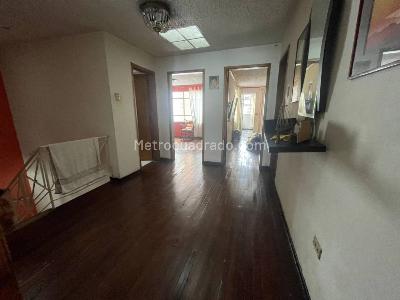 Casa de 3 alcobas en venta en San Miguel, Bogotá, 212 m² · foto 11 de 18