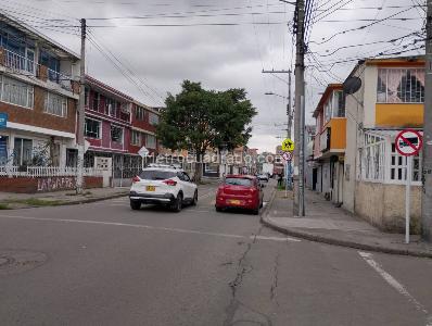 Casa de 5 alcobas en venta en La Francia, Bogotá, 200 m² · foto 9 de 20