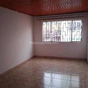 Casa de 4 alcobas en venta en El Refugio Sector Santa Librada, Bogotá, 72 m² · foto 2 de 16