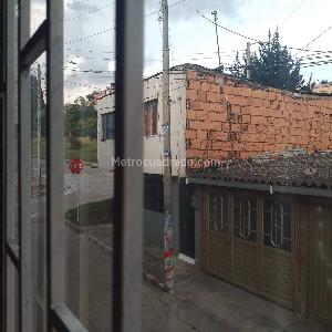 Casa de 4 alcobas en venta en El Refugio Sector Santa Librada, Bogotá, 72 m² · foto 15 de 16